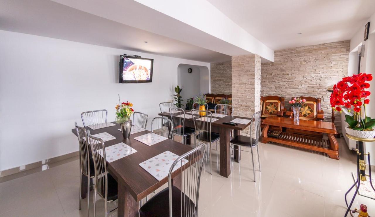 Casa Lazar Hotell Buşteni Eksteriør bilde