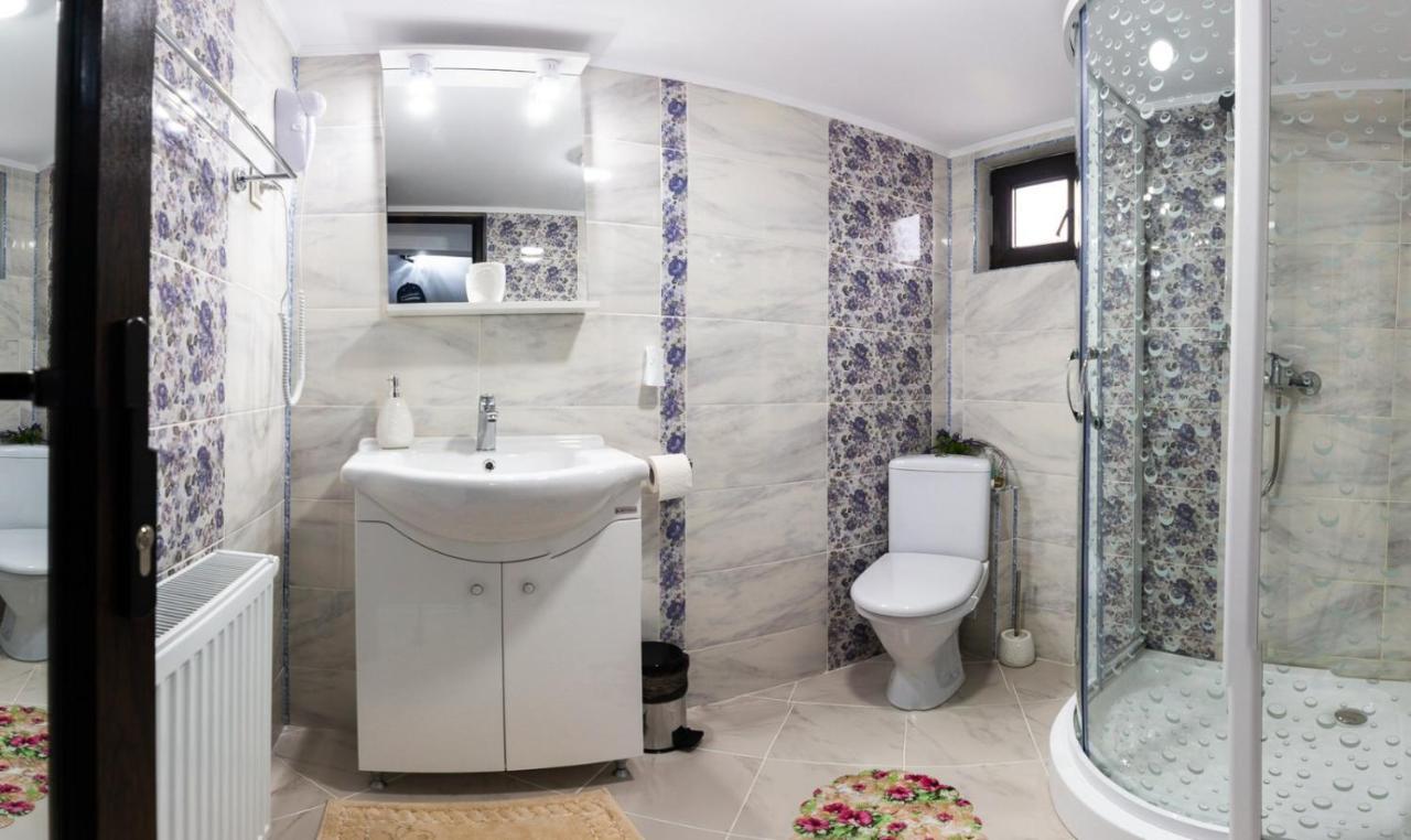Casa Lazar Hotell Buşteni Eksteriør bilde